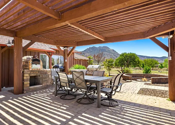 Zebra Ranch 16-guest Compound Mtn Vuspapkl Bal Holiday home *