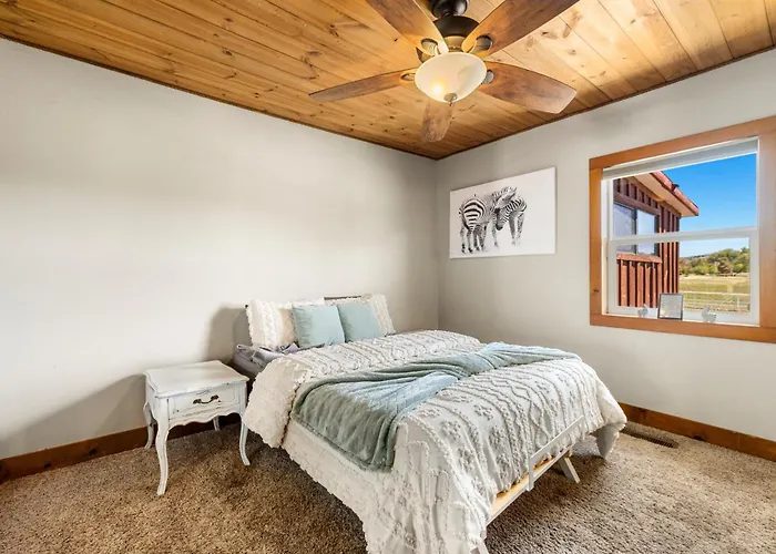 Zebra Ranch 16-guest Compound Mtn Vuspapkl Bal Holiday home